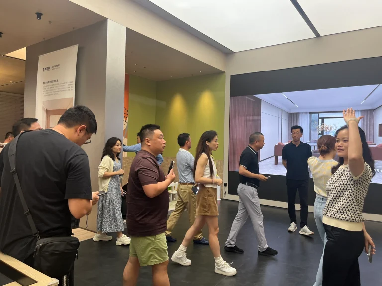 Apr 22, 2025 Australia 8