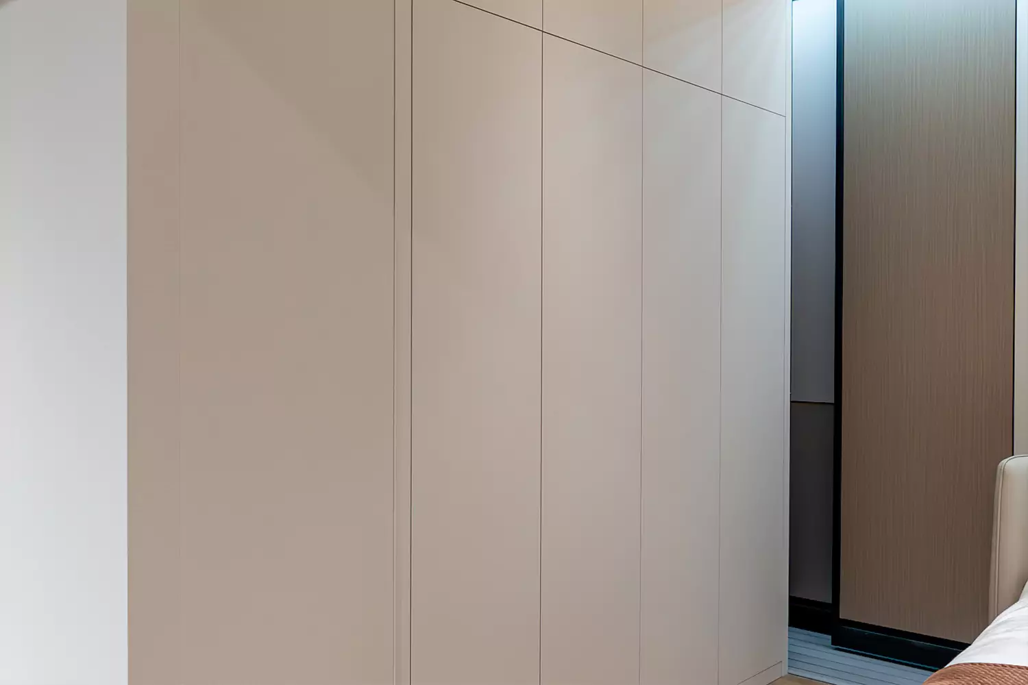 Color-Matched Wall & Cabinet Design