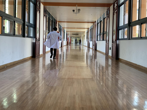 Sheet Vinyl Flooring After 6 Years in a High-Traffic Commercial Area