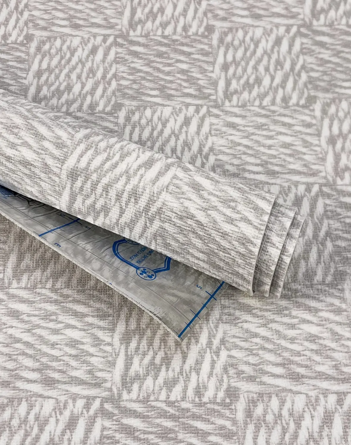 QTR0028 IXPE Foam Grey Stick and Peel Wallpaper
