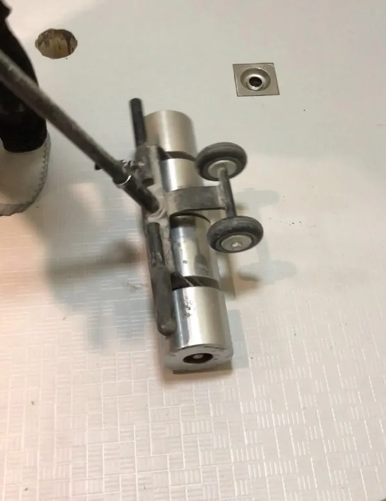 Roll Surface With Pressure Roller